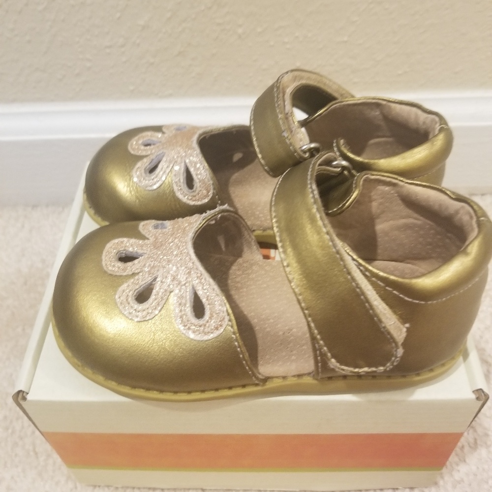 girls livie & luca size 8 brass petal